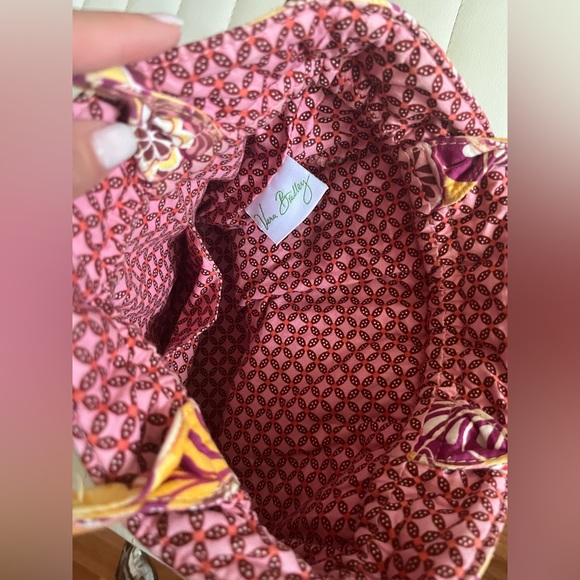 It’s a little worn out but clean inside and out - Picture 3 of 3